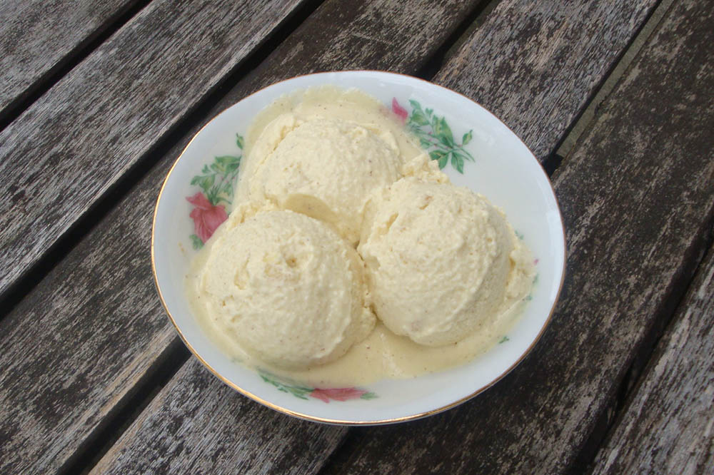 Makadamová zmrzlina