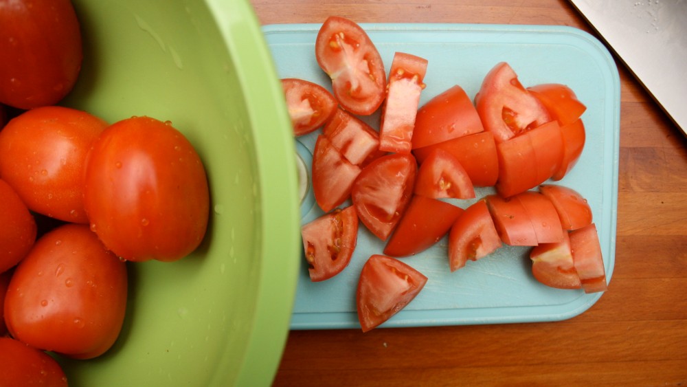 nakrájané paradajky na kečup